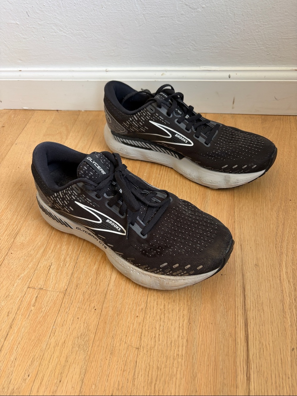 Womens Size 10 Brooks Glycerin GTS 20 Shoes Black/White Road Running Sneakers